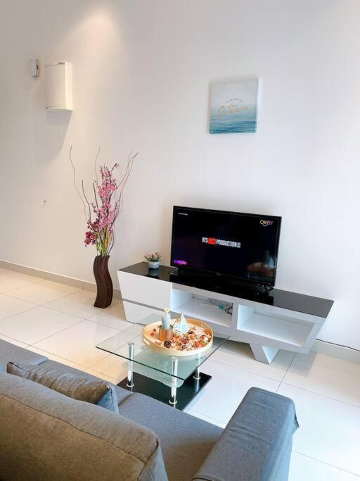 Tr Residence Near Titiwangsa Lrt By Iconique Kuala Lumpur Luaran gambar